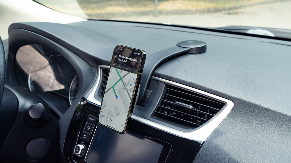 A2C MagSafe Dashboard and Windshield Phone Holder