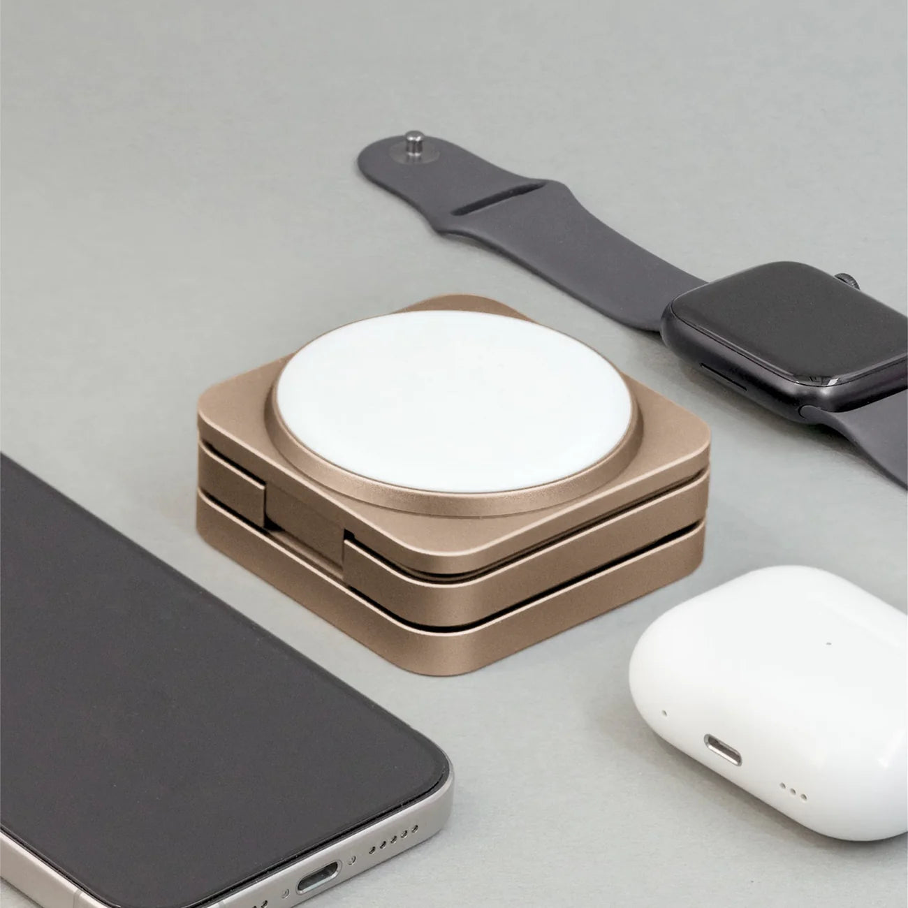 Momax Q2.Mag 3-in-1 Foldable Qi2 15W Magnetic Wireless Charging Stand